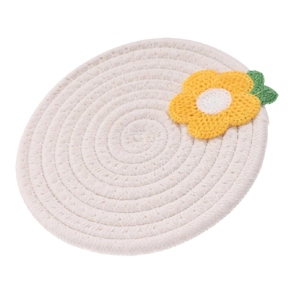 Dessous de verre rond en coton tissé avec fleur crochetée